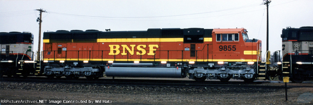 BNSF SD70MAC 9855